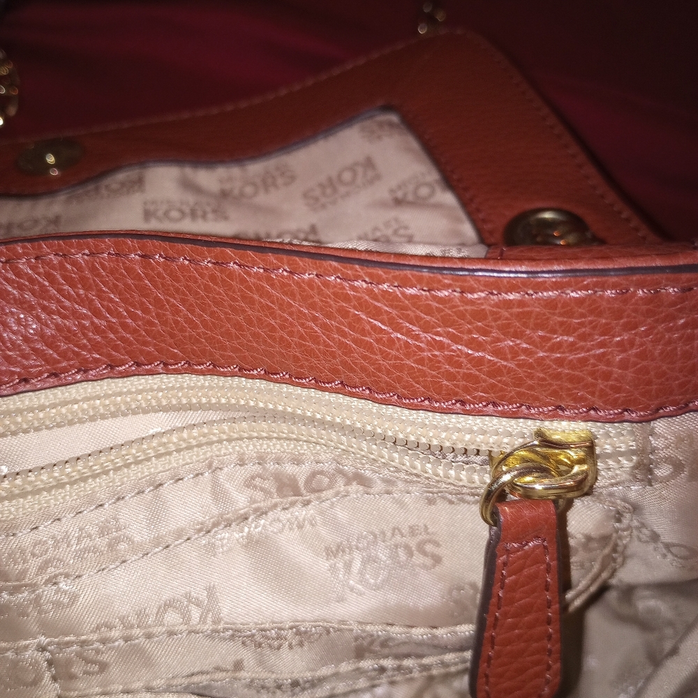Michael Kors purse - Picture 4 of 11